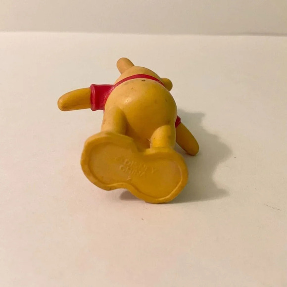 Vintage Lot of 4  Disney Winnie The Pooh Sqeak Toy Mirrorer Rattle and Figures - Picture 10 of 13